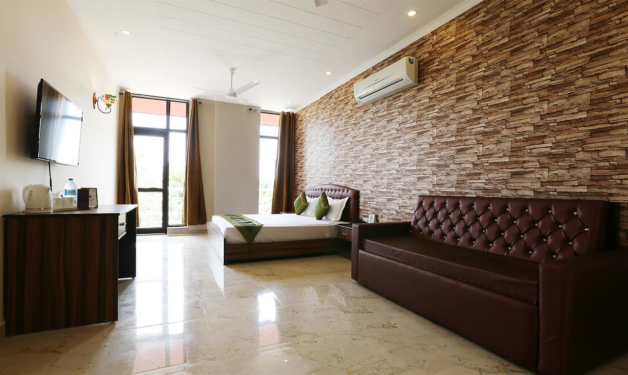 Treebo Blessing Bells Hotel Dehradun Exterior photo